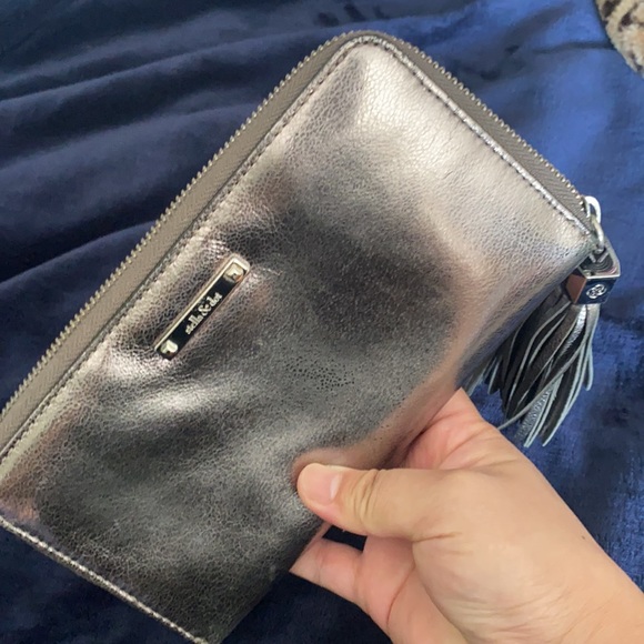 Stella & dot silver tone metallic large wallet - Picture 4 of 10